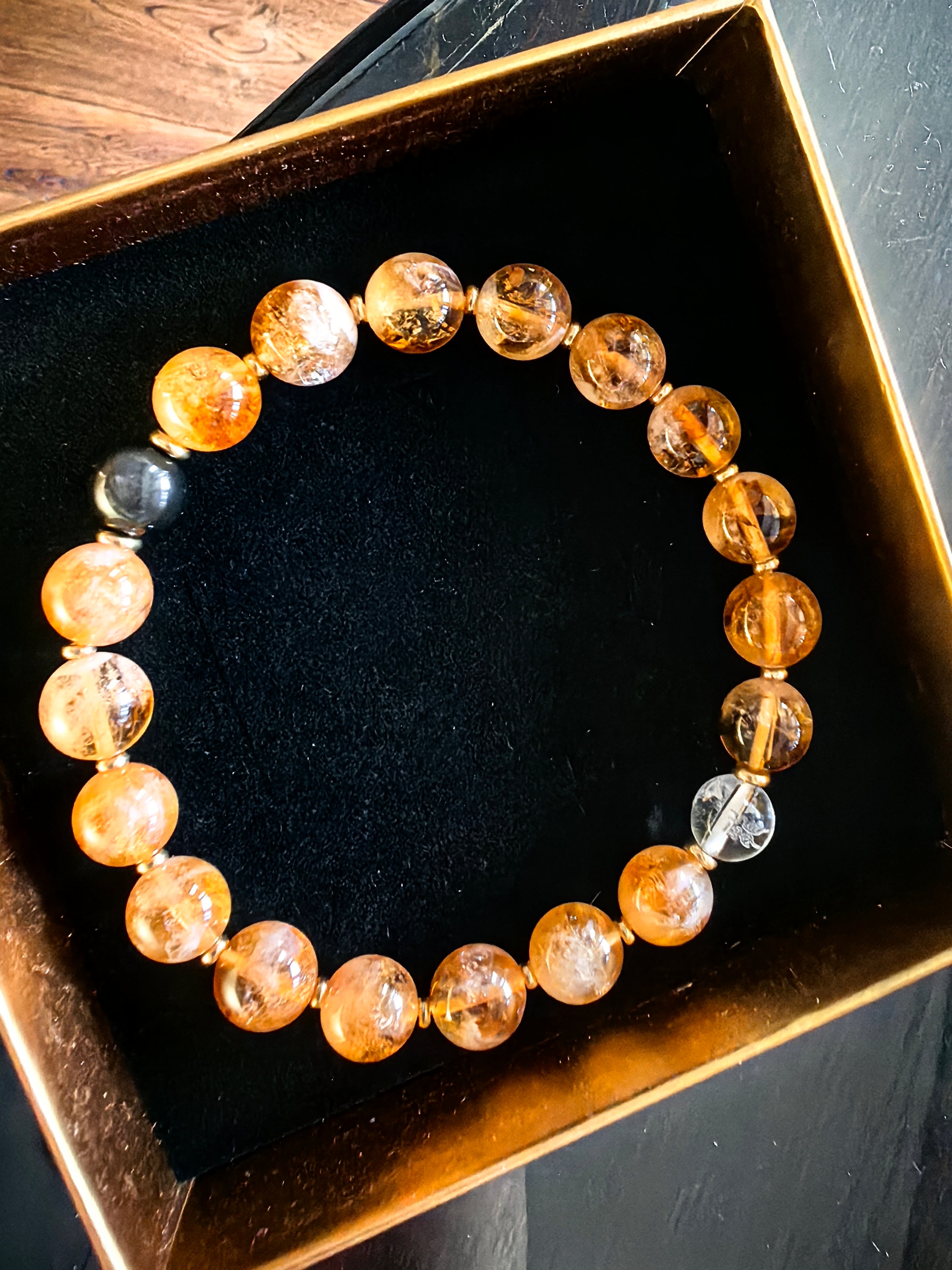 Earth Element Zodiac Bracelet · 五行土元素手串